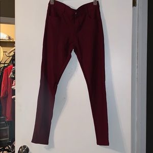 Jeggings in crimson